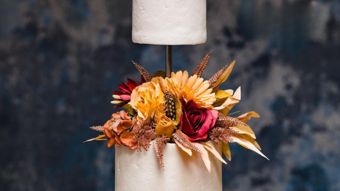 Autumn Wedding Cakes: Choosing Colour and Material Beyond the Leaves