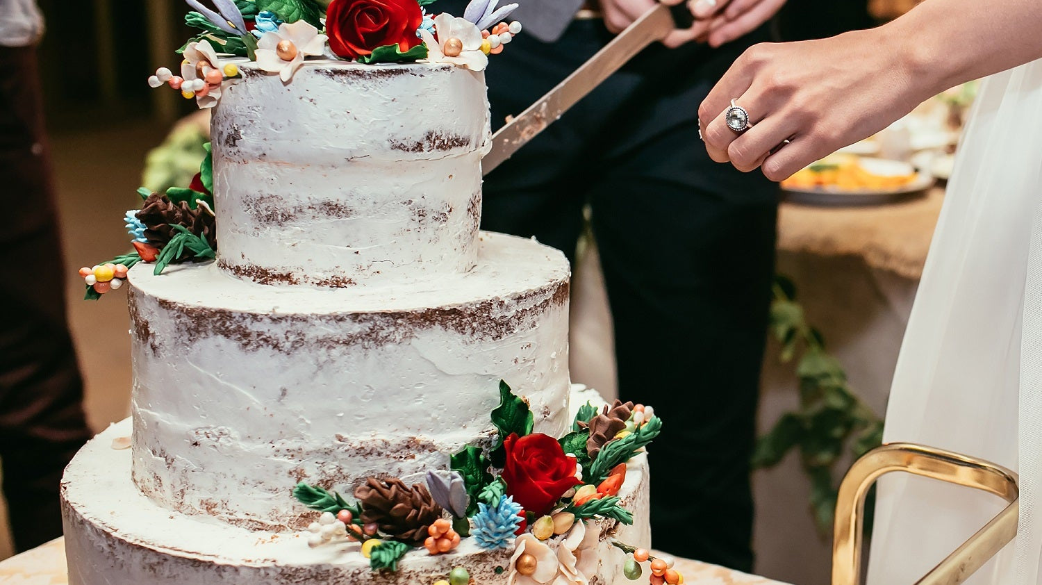 Rustic Wedding Cakes - How To Make & Decorate - Prop Options