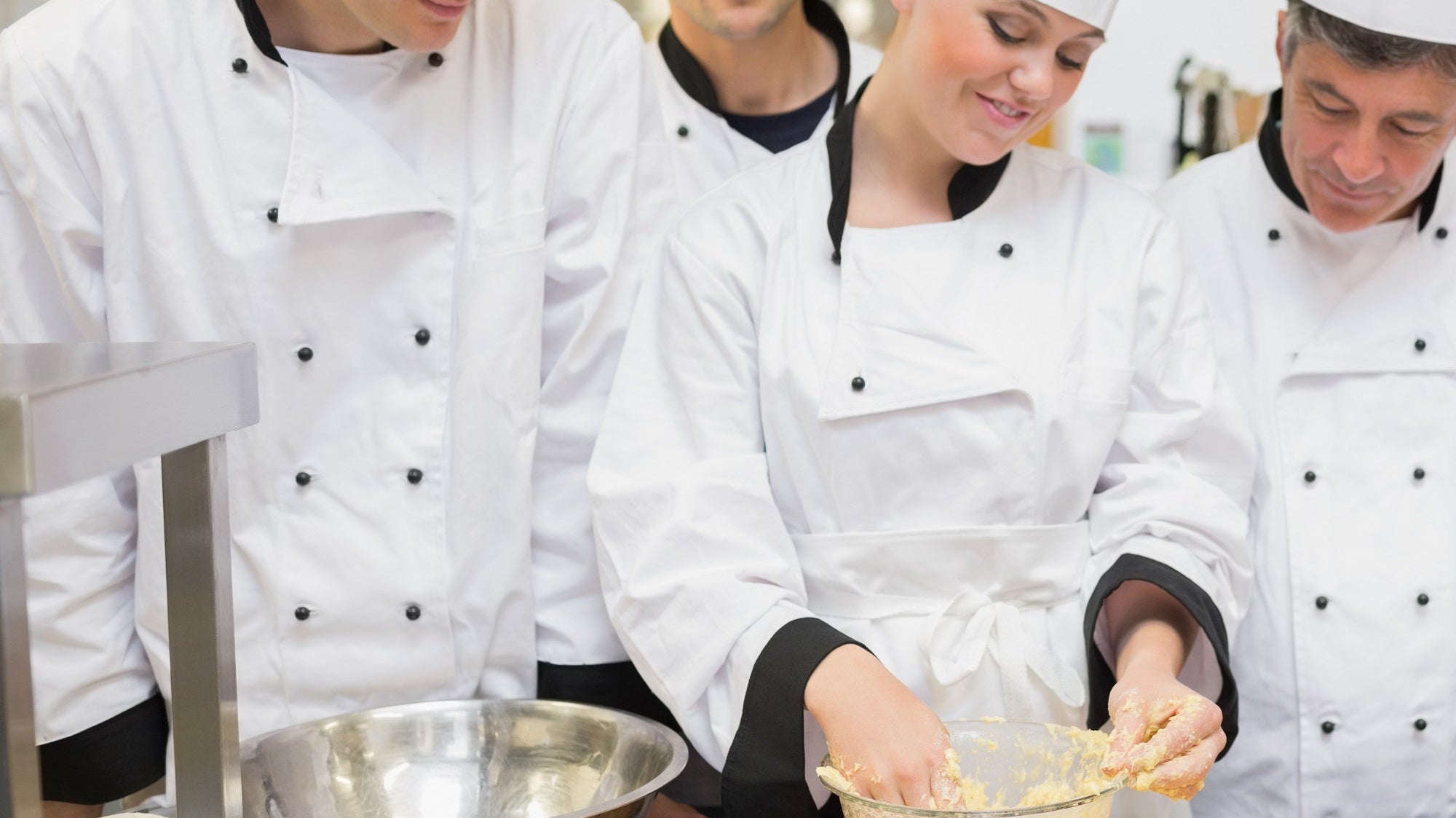 Top 16 U.K. Best Baking Schools & Classes To Prepare You for a Culinary Career - Prop Options