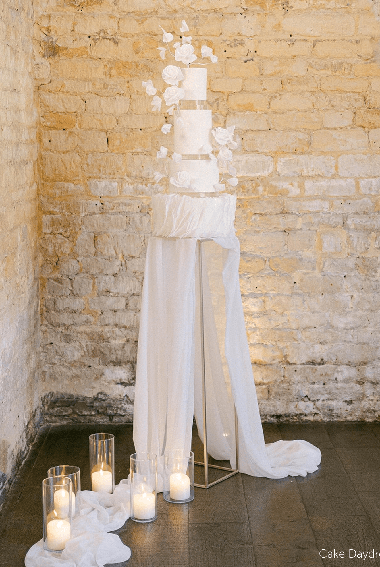 15mm Round Ultra Polished Clear Acrylic Cake Spacers - Prop Options