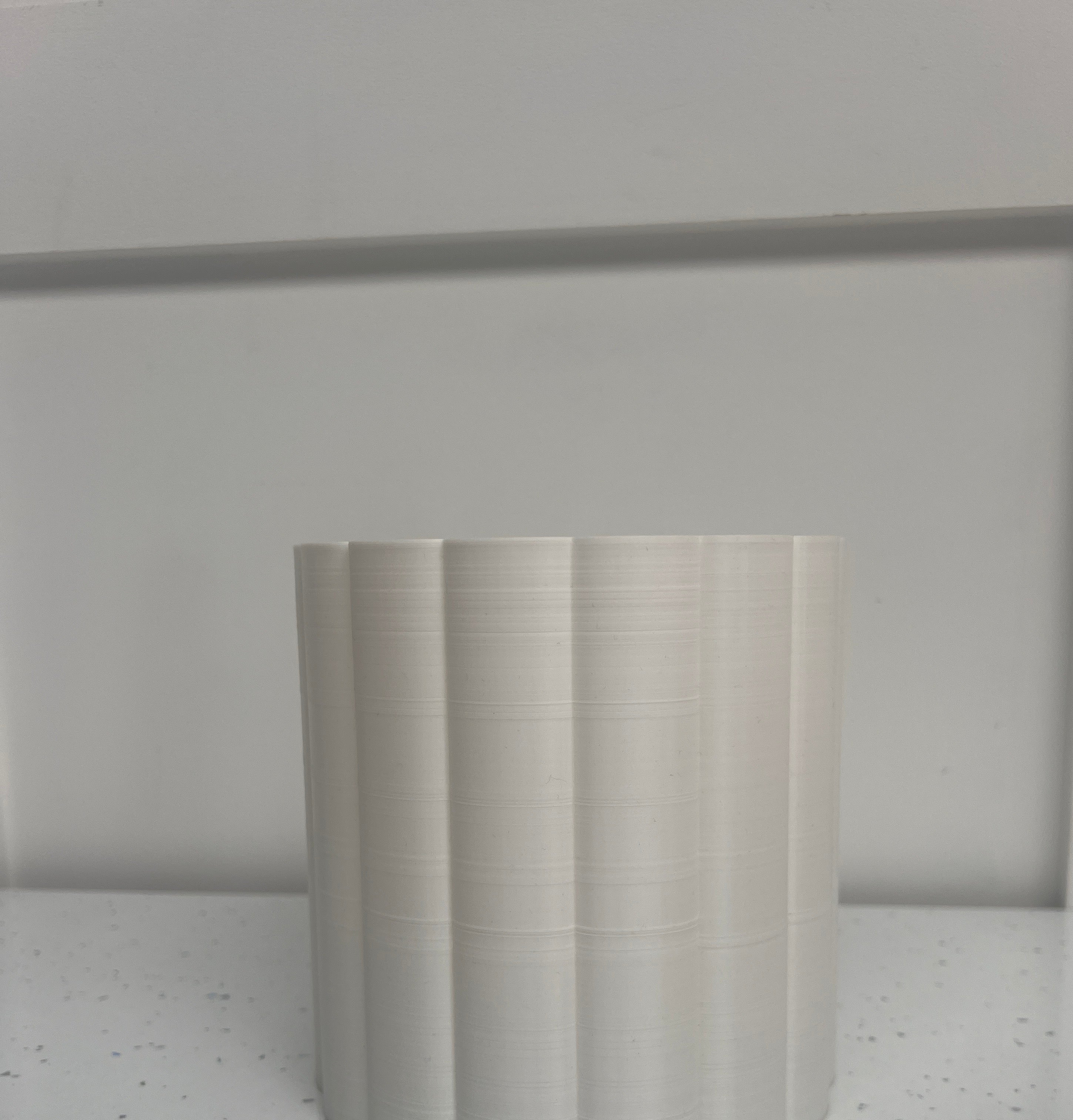 Outlet 6" x 6" Round Scalloped Cake Separator - White - Misprint - Prop Options