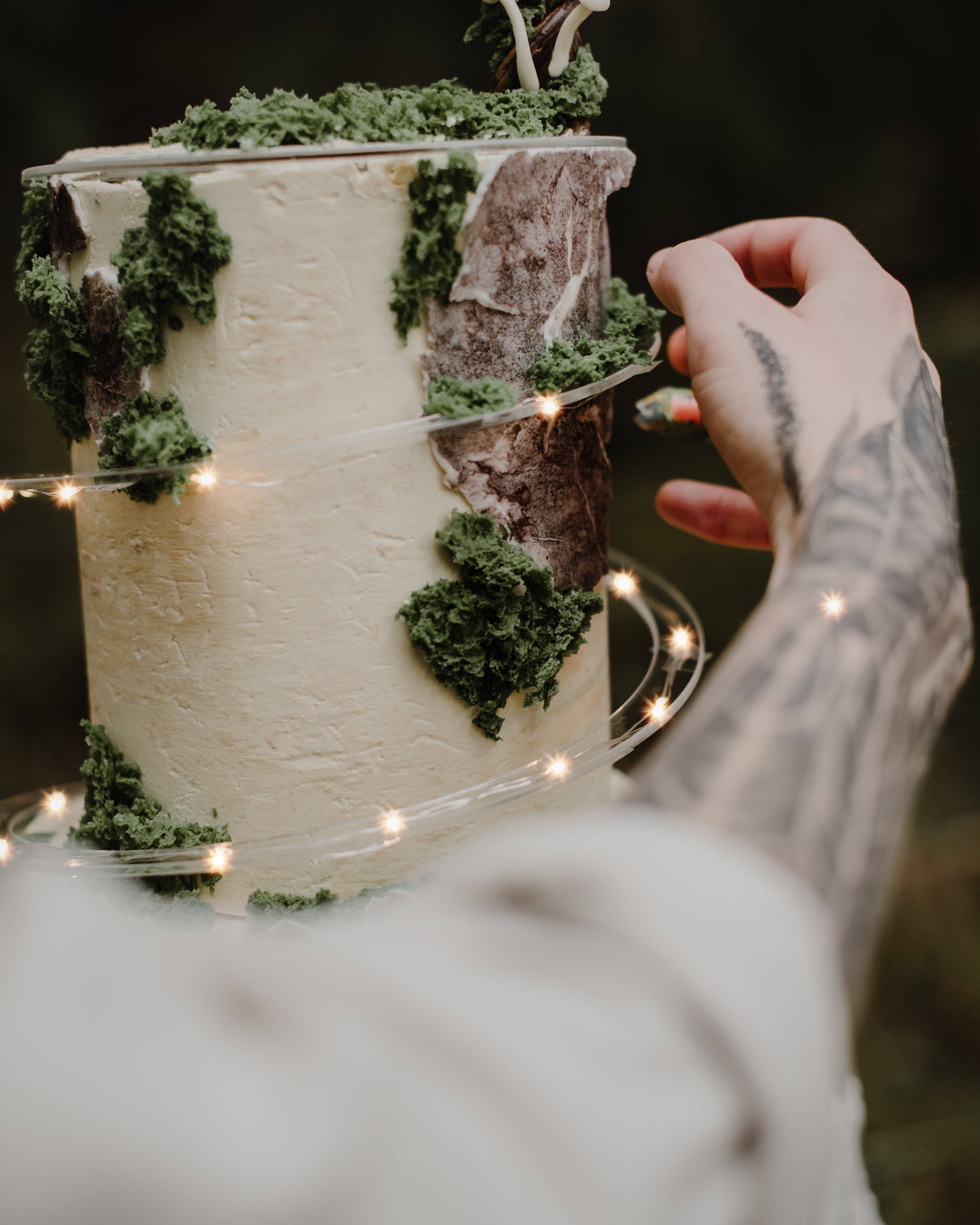 Cake Spiral™ - Acrylic Wrap for Tiered Cakes - Prop Options