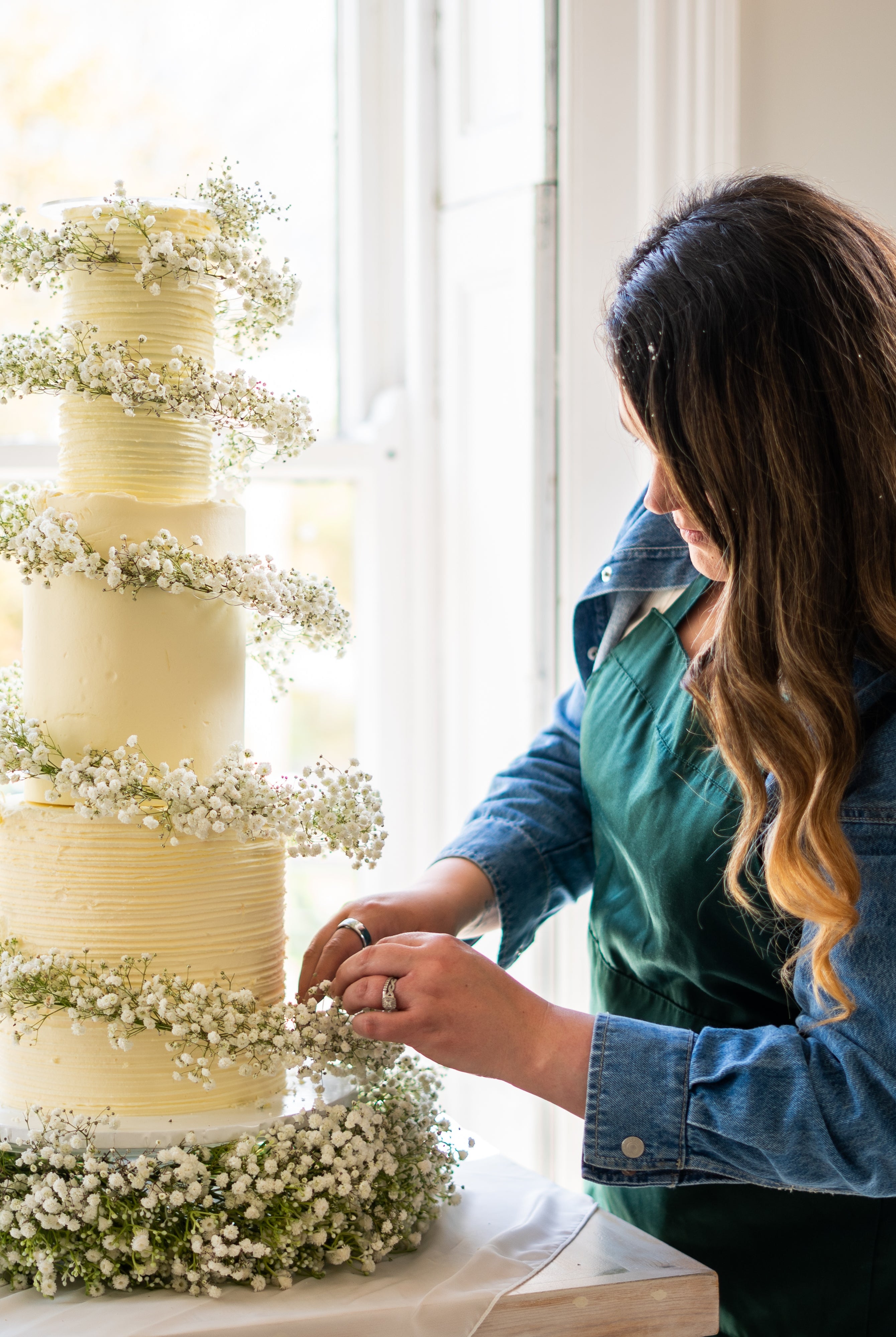 Cake Spiral™ - Acrylic Wrap for Tiered Cakes - Prop Options