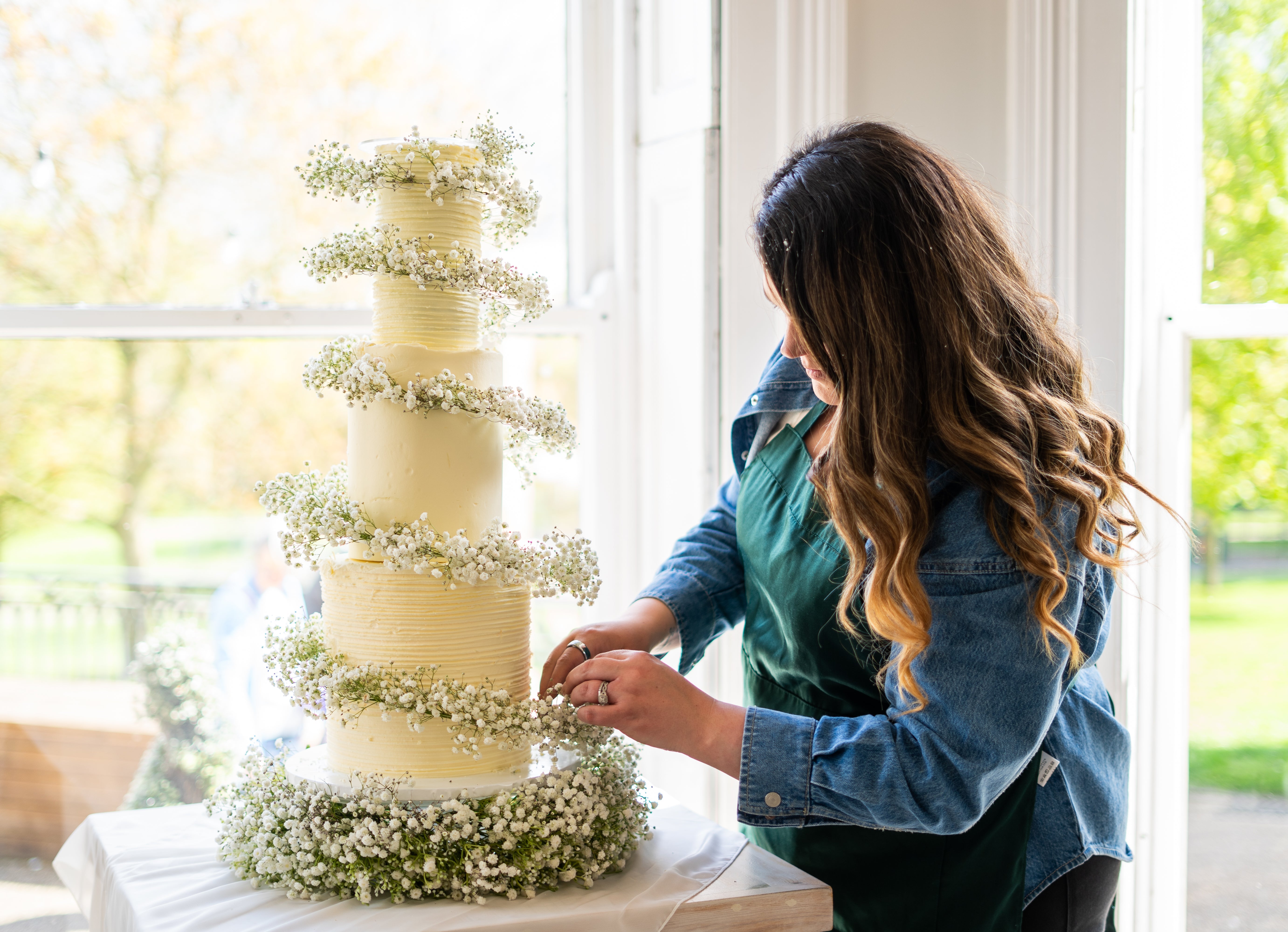 Cake Spiral™ - Acrylic Wrap for Tiered Cakes - Prop Options