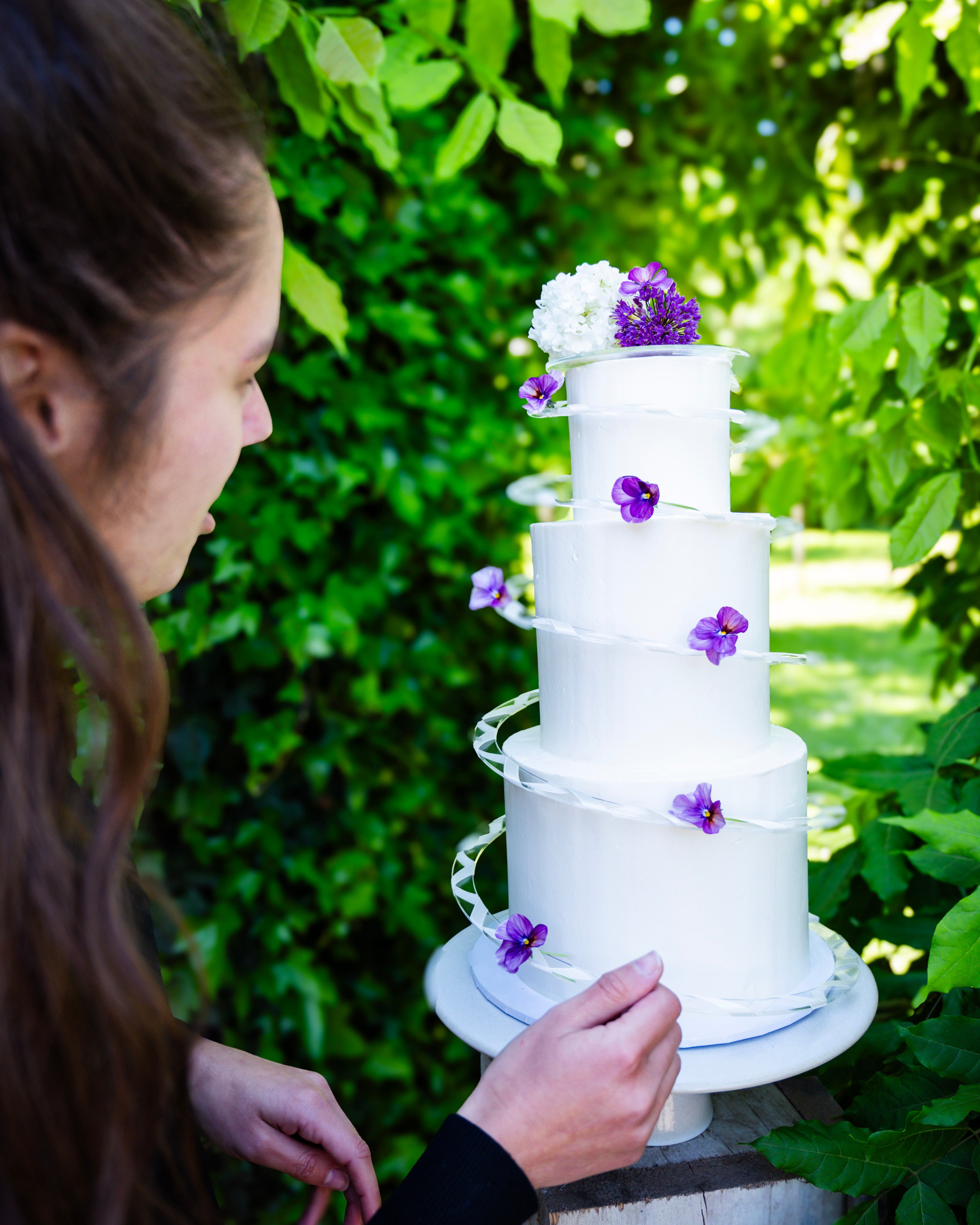 Cake Spiral™ - Acrylic Wrap for Tiered Cakes - Prop Options