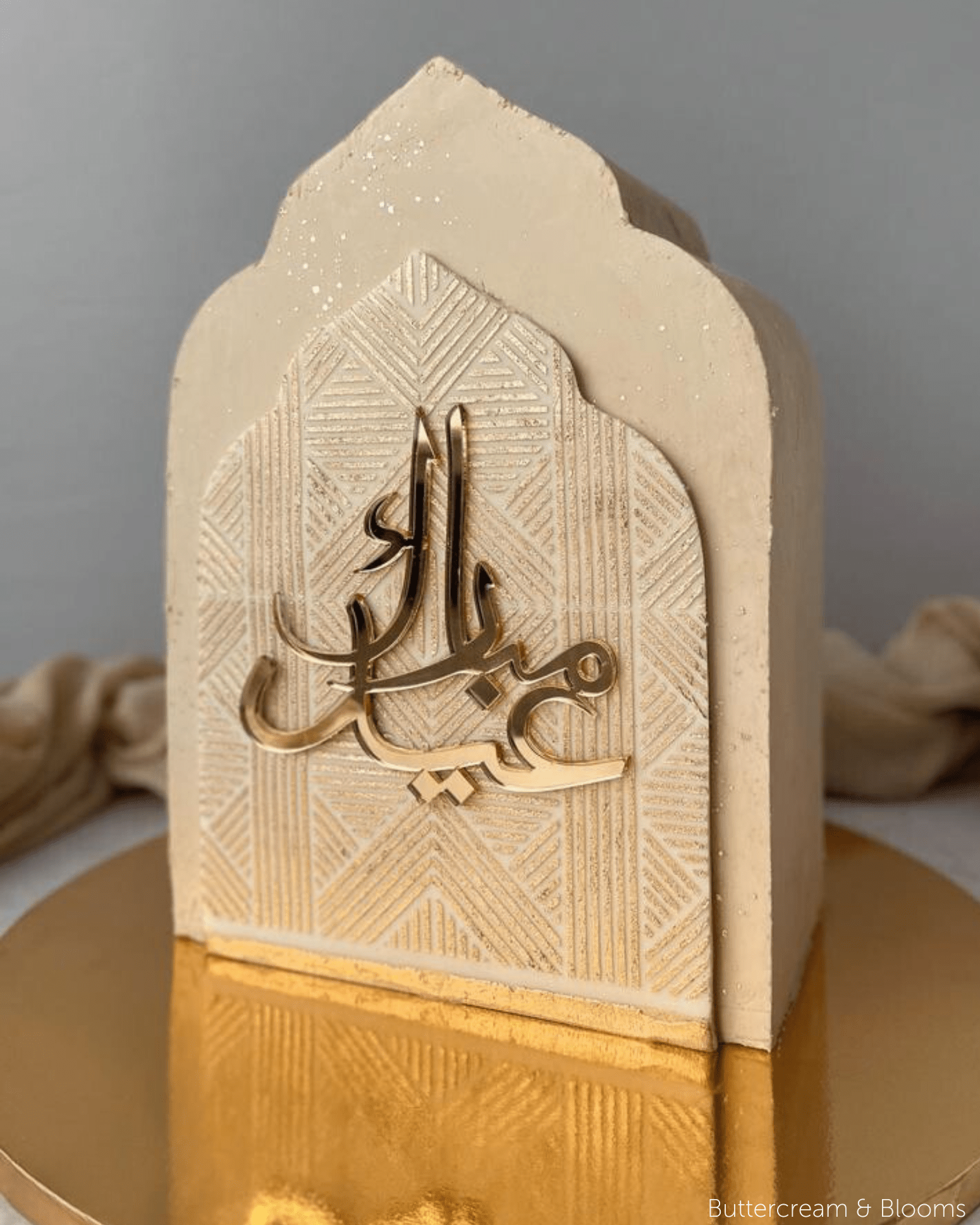 Original Trefoil Arch Cake Guides - Prop Options