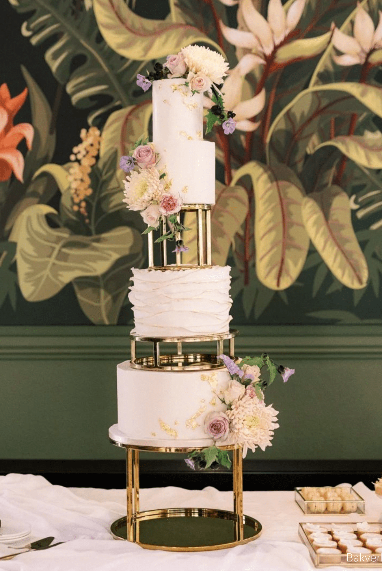 PropBundles - Set of Three - 6" & 10" Round Metallic Cake Separators and 14" Round Plinth - Prop Options