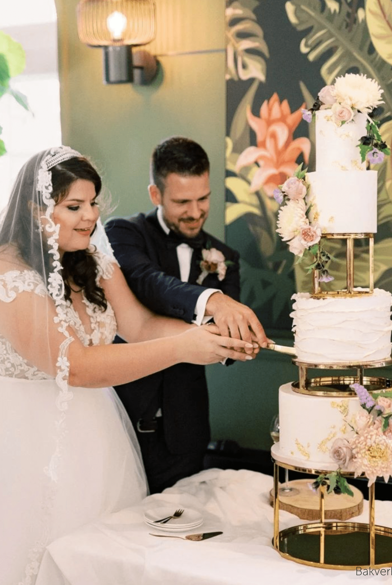 PropBundles - Set of Two - 6" & 10" Round Metallic Cake Separators and Stands - Prop Options