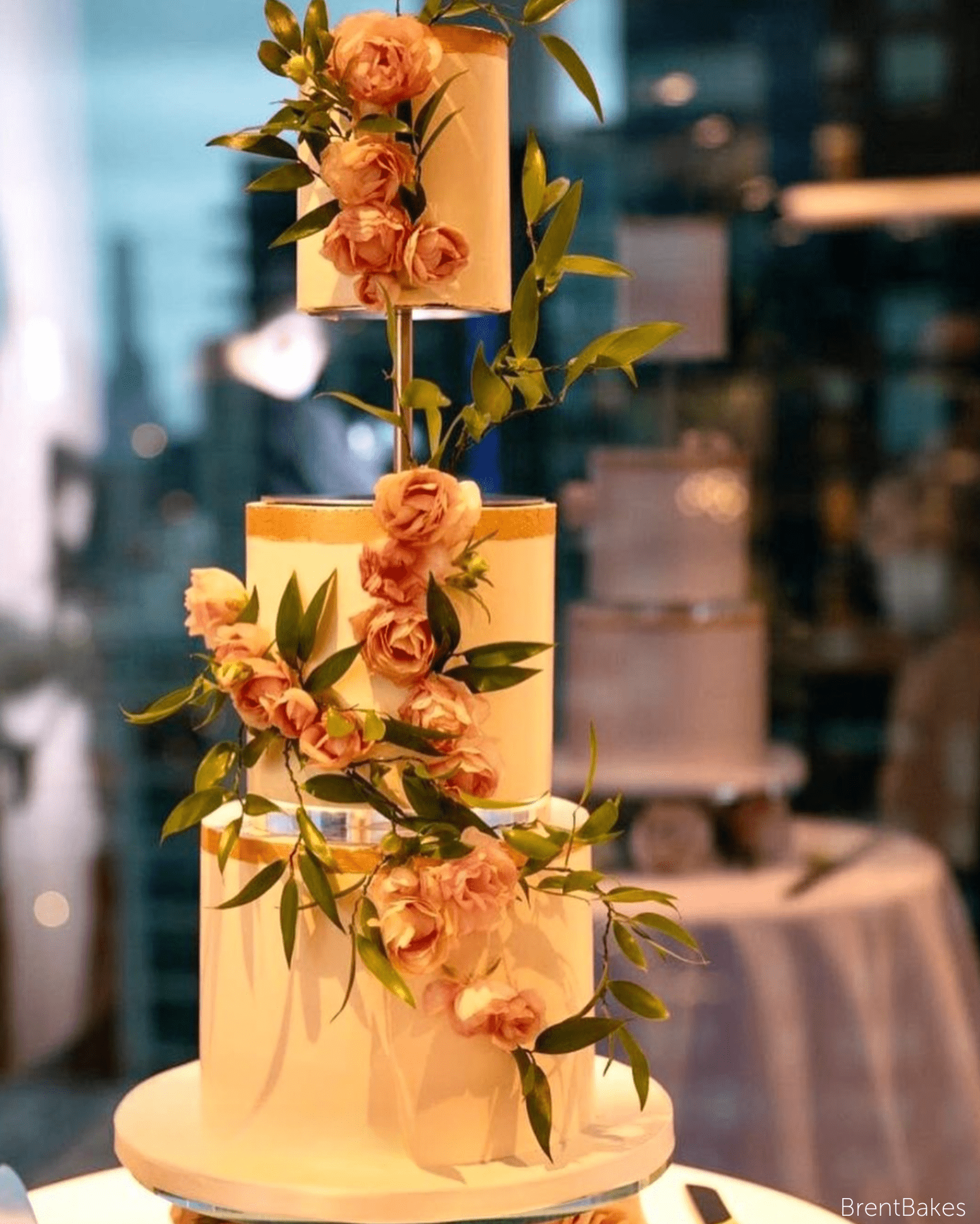 PropSecure® Adjustable Central Bar Cake Separator - Prop Options