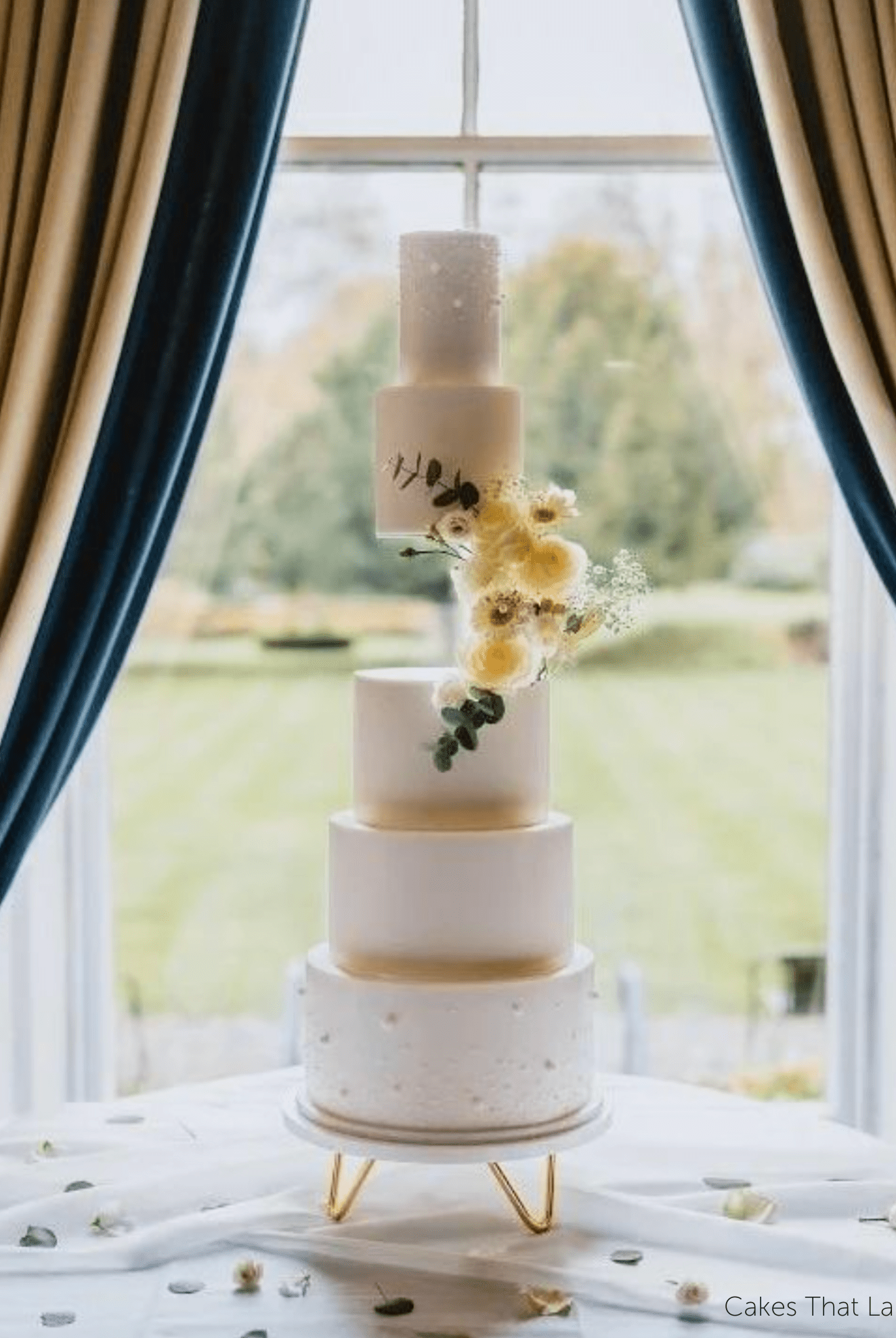 Round Floating Side Bar PropSecure® Cake Separator - Prop Options