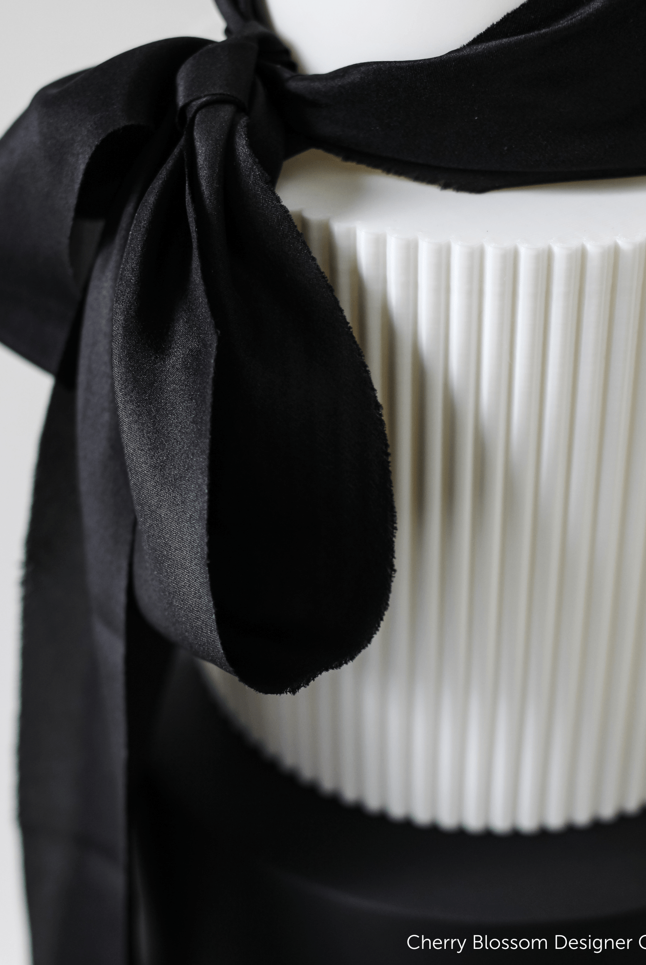 Round Reeded Cake Separator - Prop Options