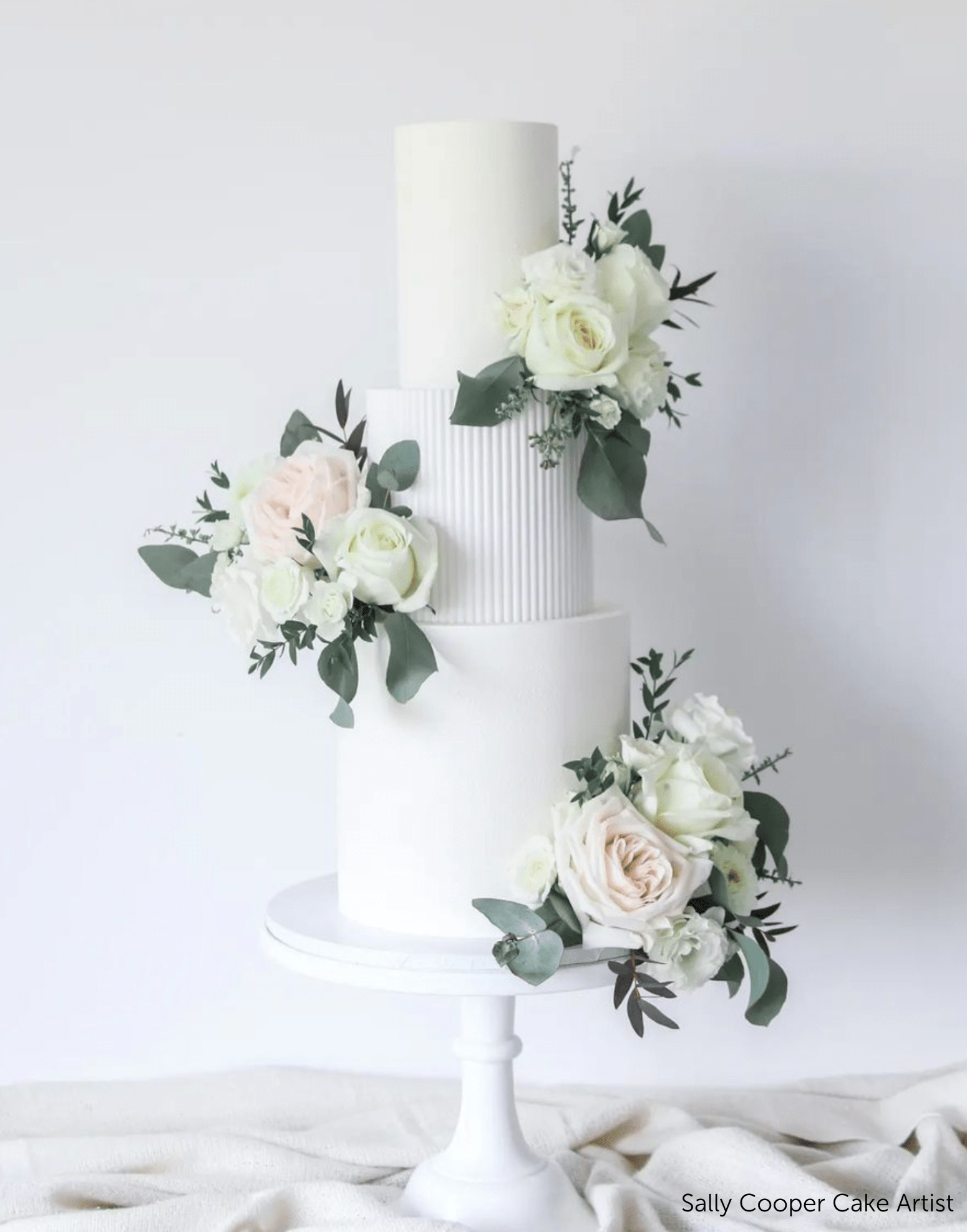 Round Reeded Cake Separator - Prop Options