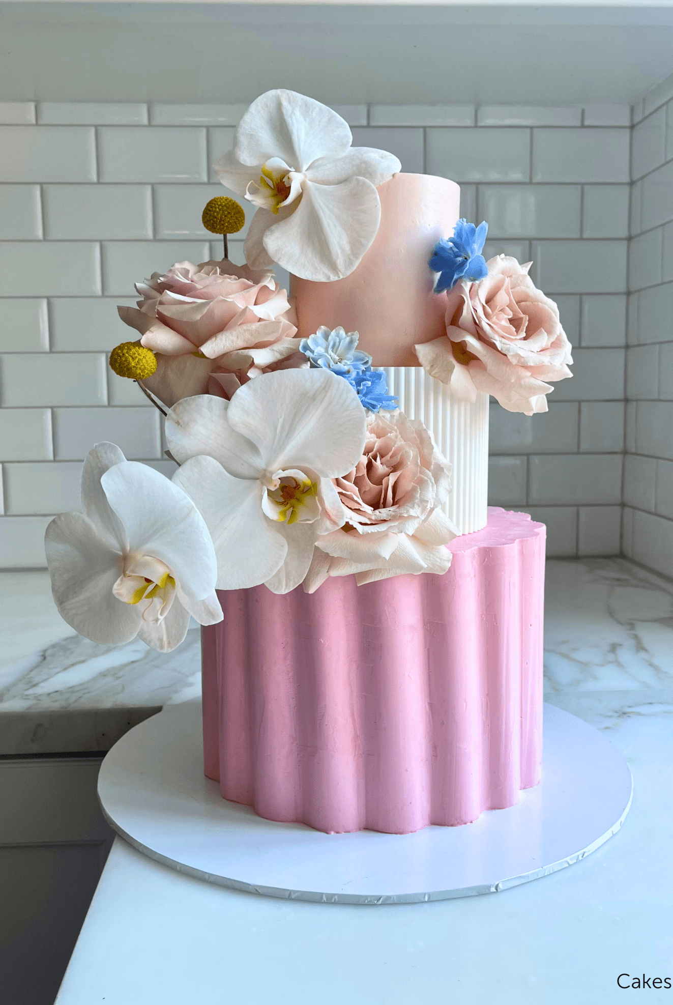 Round Reeded Cake Separator - Prop Options