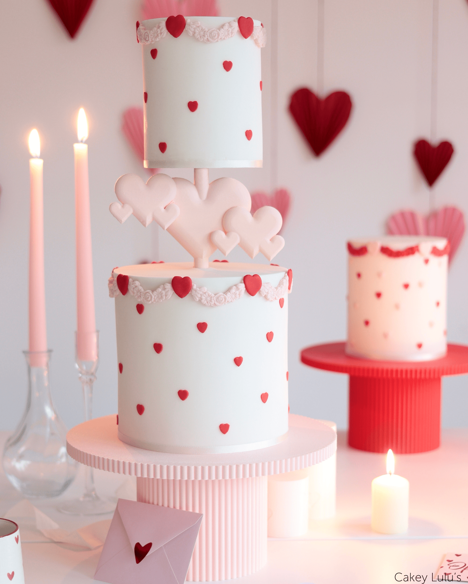 Round Reeded Cake Stand - Prop Options