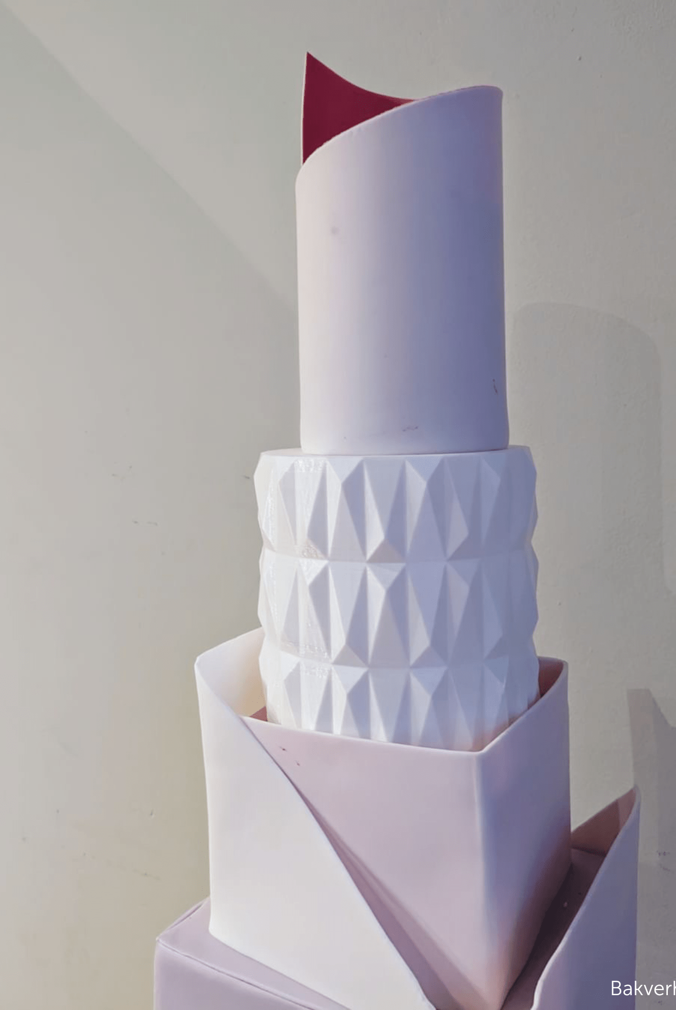 Round Studded Cake Separator - Prop Options