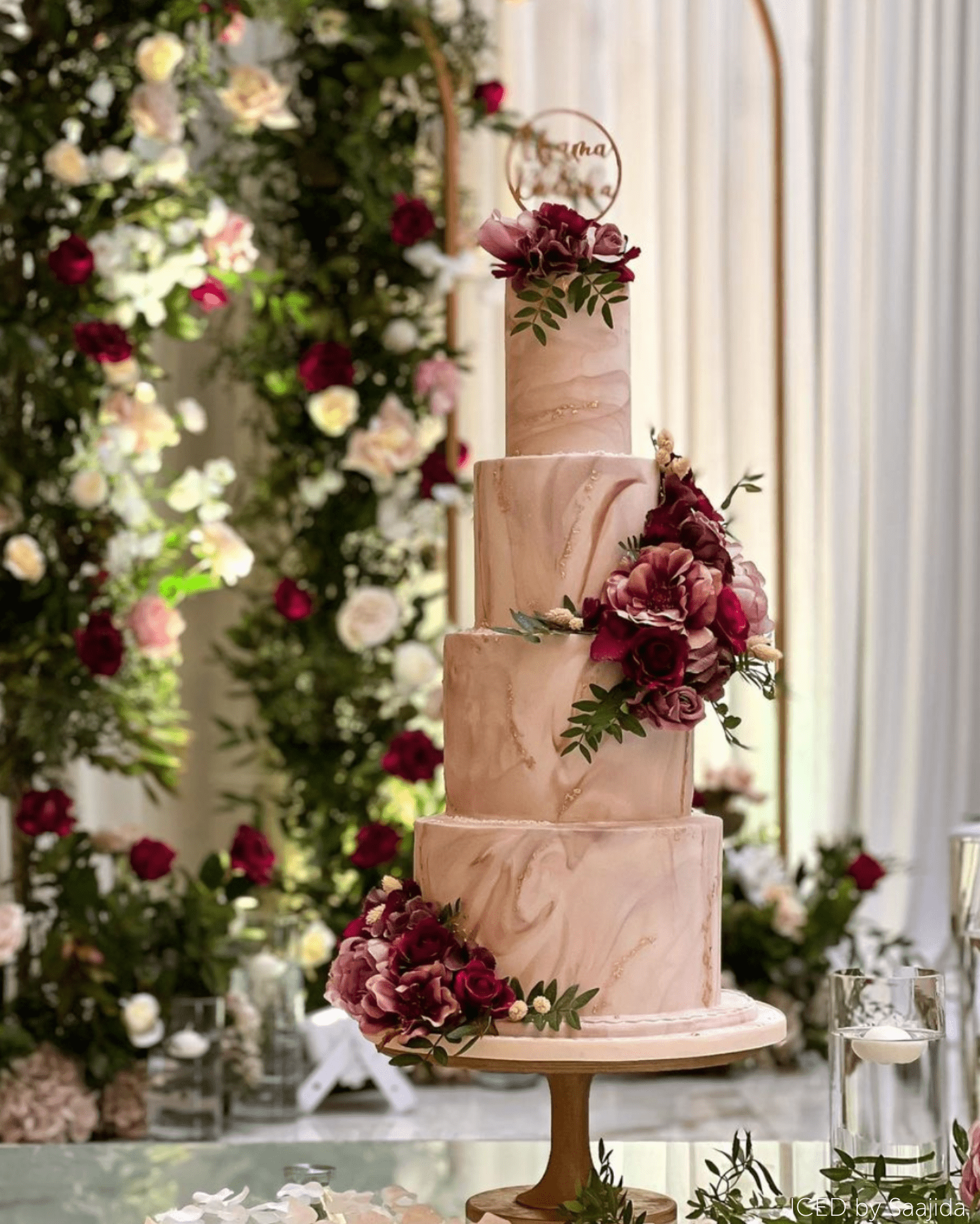 The Hourglass Scandinavian birch stand - Prop Options