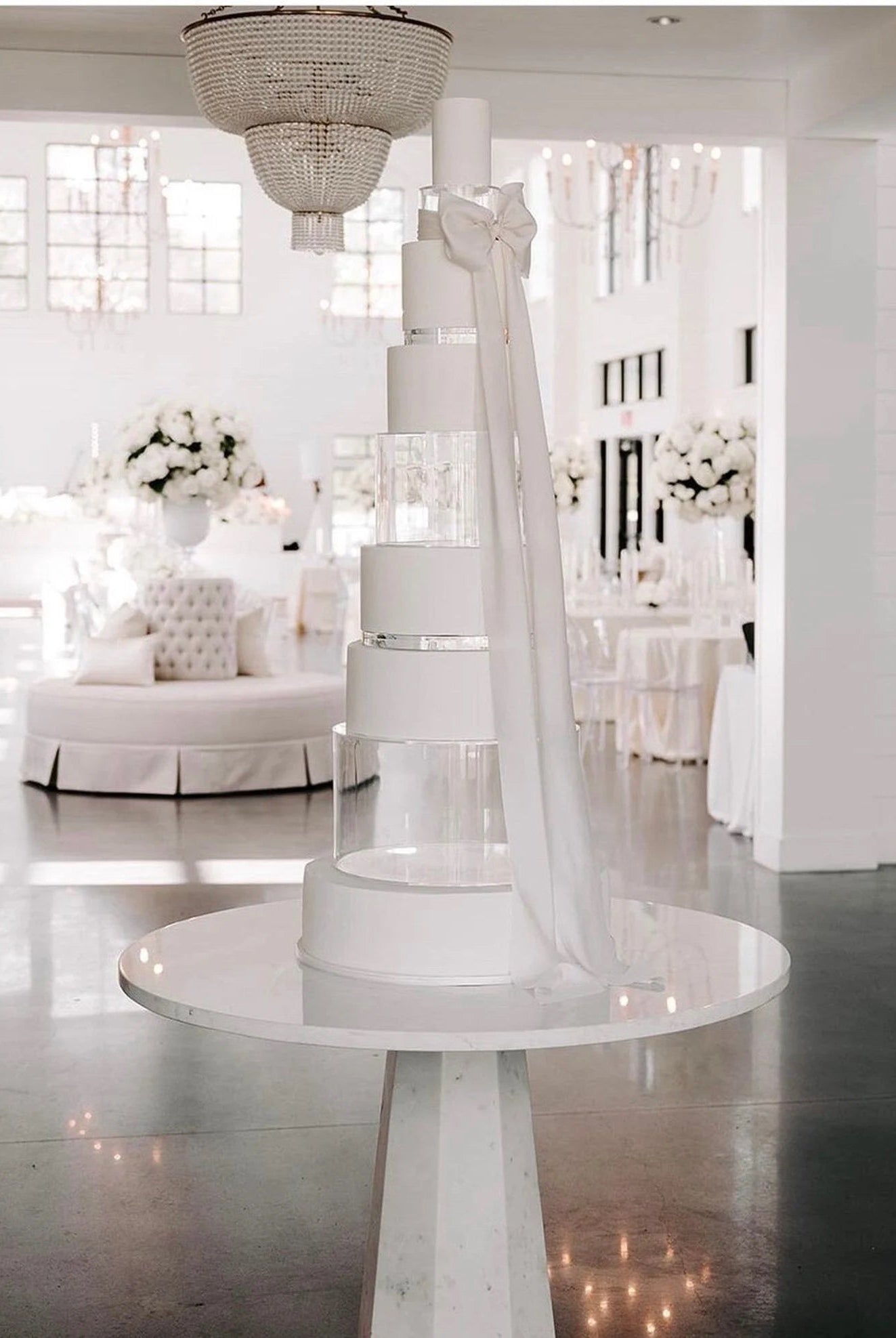 Bespoke XL premium acrylic fillable cake stand - Prop Options