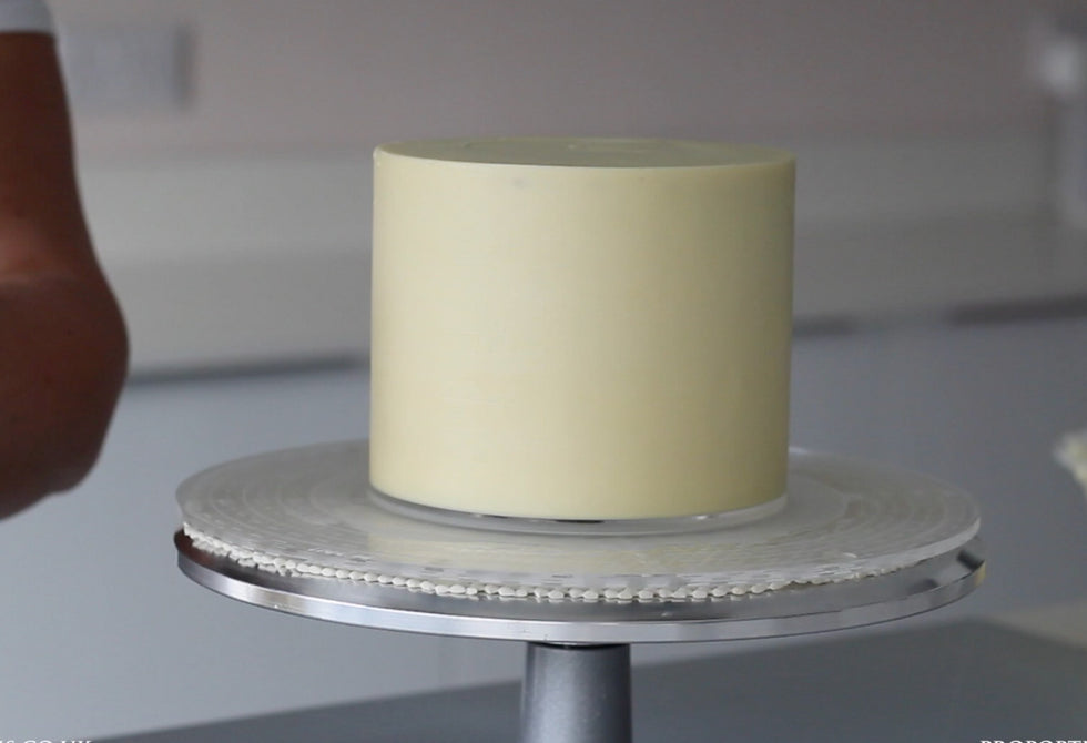 How to Decorate a Real Cake with the Cake Compass – Prop Options