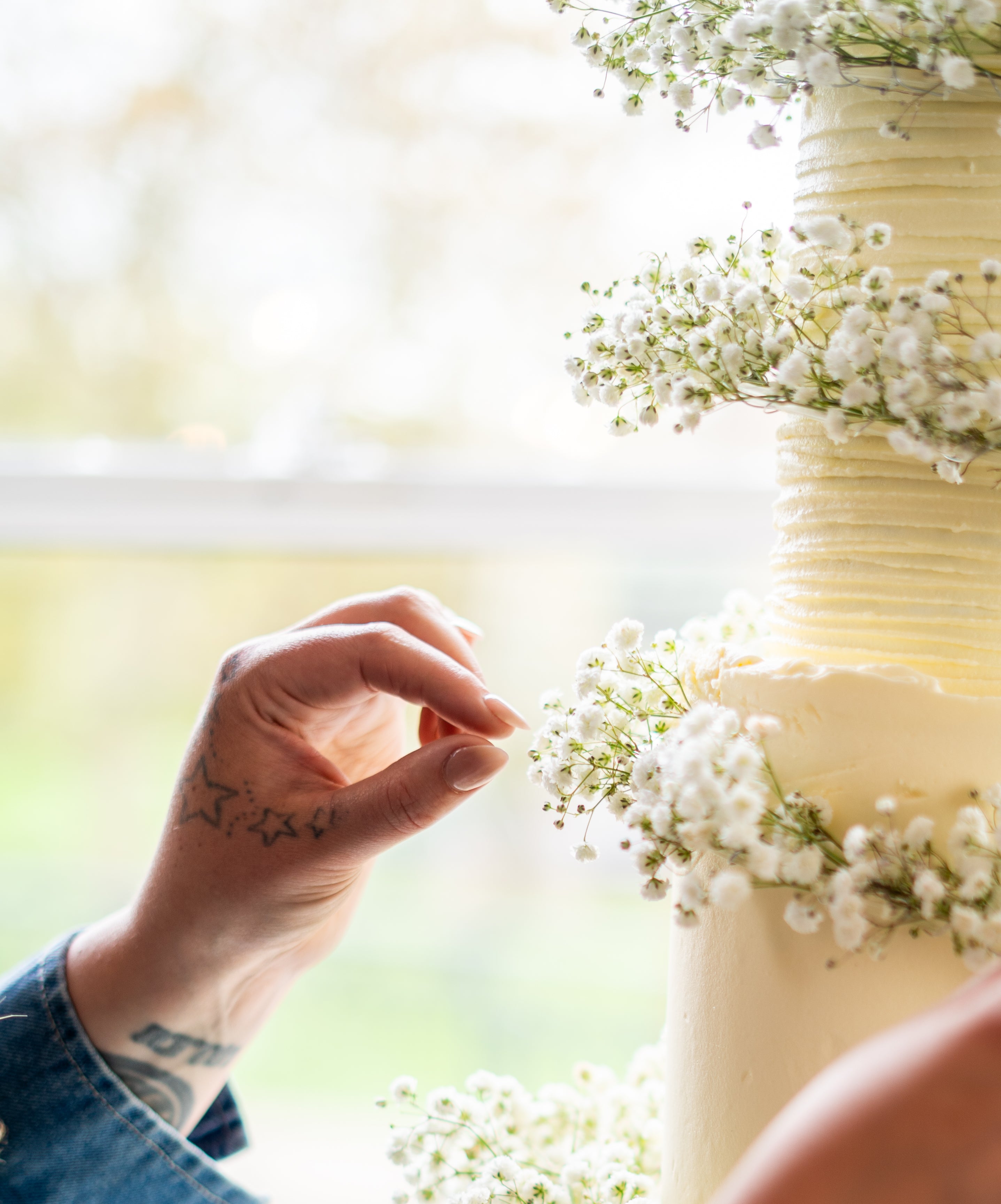 Cake Spiral™ - Acrylic Wrap for Tiered Cakes - Prop Options